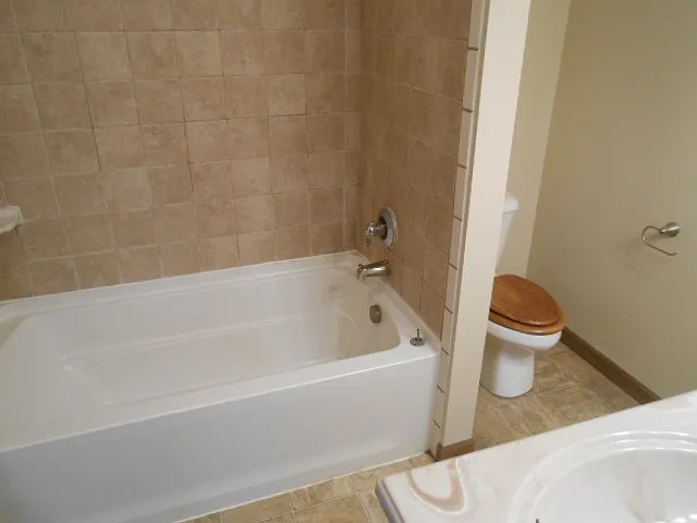210 Windward Ct — Photo 10