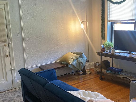 4th image of 1024 Art Hill Pl APT 1E