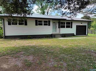 1029 Rabbit Town Rd, Albertville, AL 35950