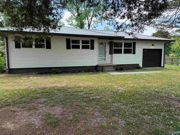 1029 Rabbit Town Rd, Albertville, AL 35950