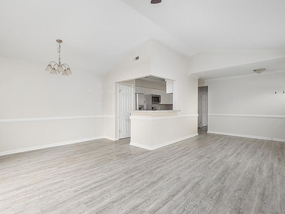5th image of 213 Stonehall Ct