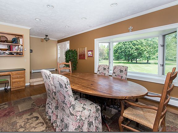 3rd image of 170 Lakeview Ln
