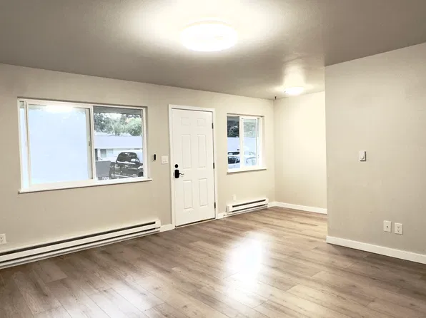 8814 236th St SW #9, Edmonds, WA 98026