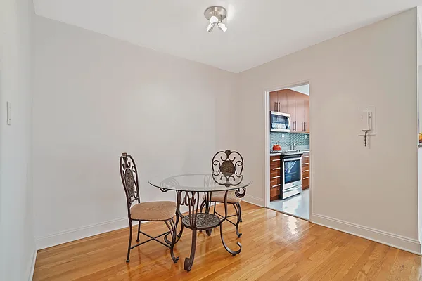 Sold by Daniel Gale Sotheby's International Realty | media 31