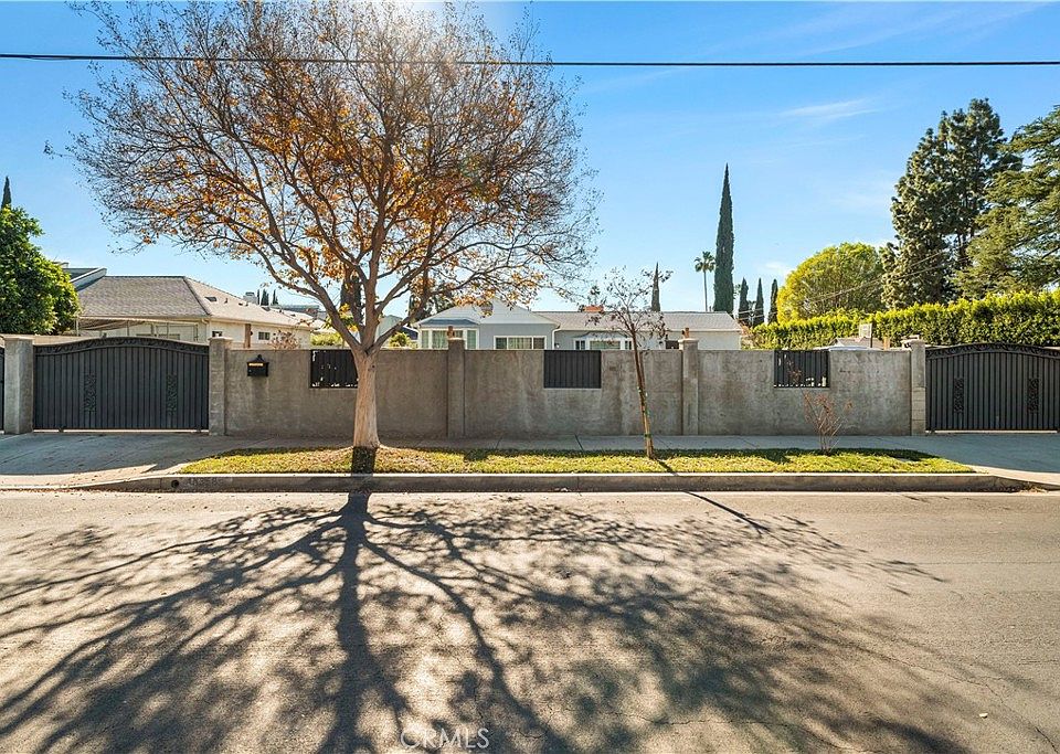 hytm様 15358 Cohasset St, Van Nuys, CA 91406 | MLS #SR26012204 | Zillow