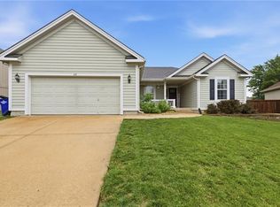 113 N Cedar Hills St, Olathe, KS 66061