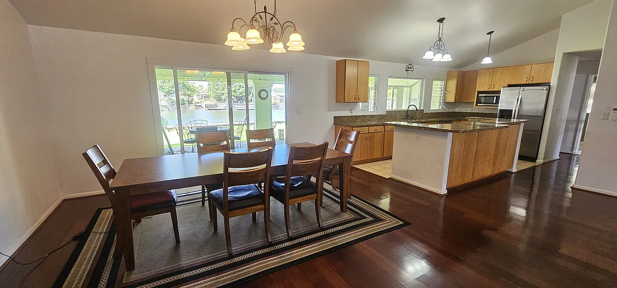 Building Photo - 812 Halula Pl