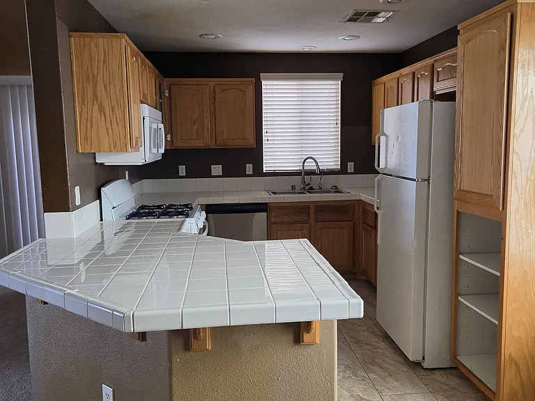 7204 Bindweed Rd — Photo 3