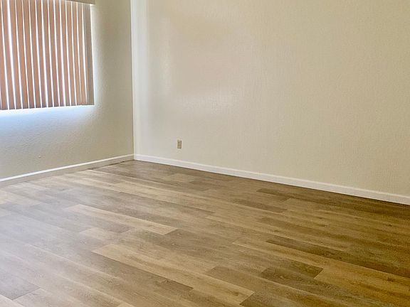 5th image of 5590 Clovercrest Dr #43