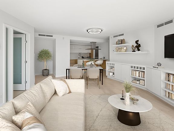 4th image of 8 Smithe Mews #305