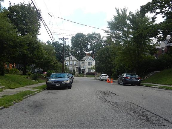 5th image of 2545 Ingleside Ave