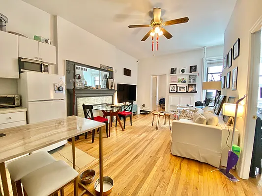 Rented by NY Living Solutions | media 20