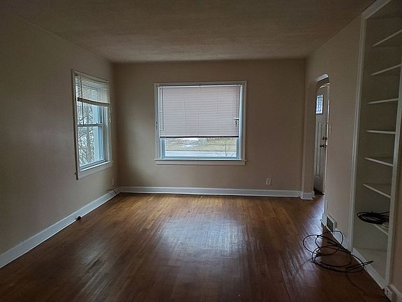 5th image of 383 N Center Ave