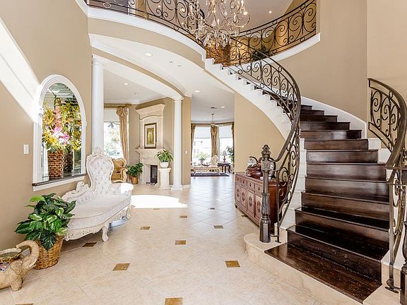 5th image of 5 Saint Christopher Ct