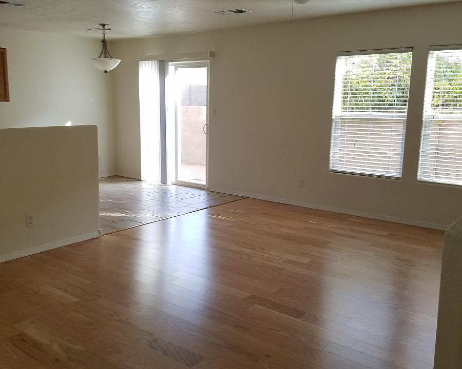 1st image of 12516 Mongollow Way NE