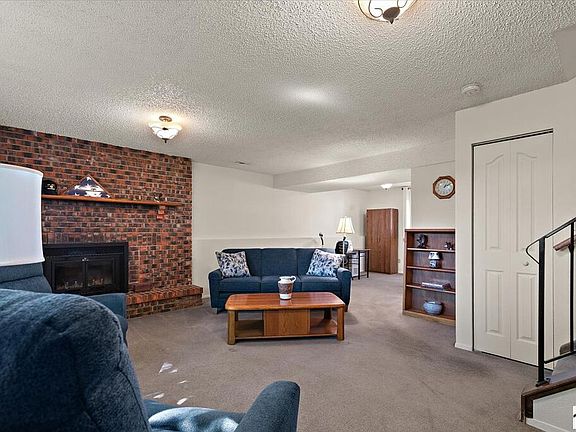 4th image of 39 Hudspeth Ln