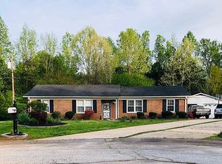 111 Allen Ct, Boiling Springs, SC 29316