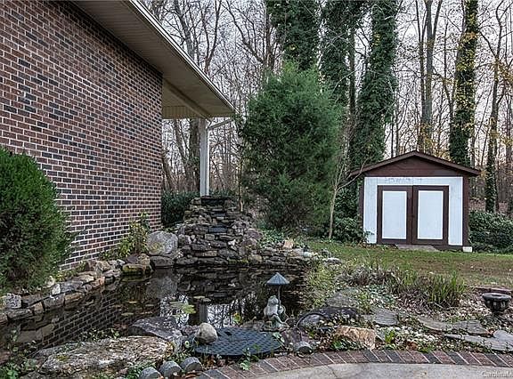 4th image of 3959 Holly Springs Dr #5