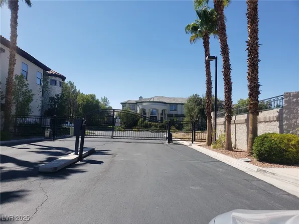 2221 Jamaica Ct, Las Vegas, NV 89117