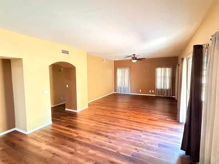 338 E Palomino Ct — Photo 11
