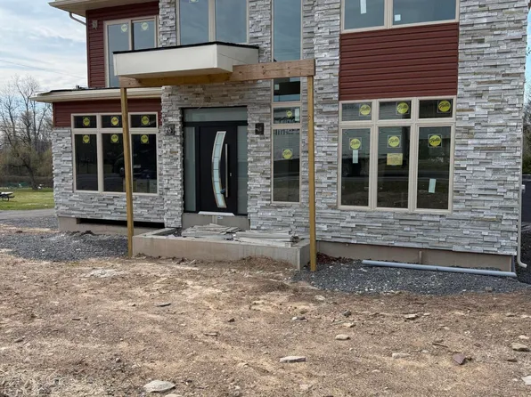 263 S Mountain Blvd, Mountain Top, PA 18707