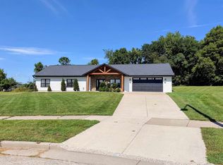 2309 Stephanie Cir, Prairie Du Chien, WI 53821