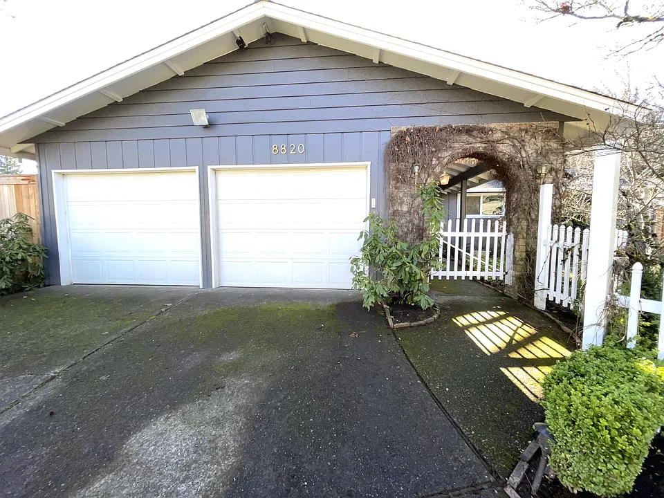 8820 SW Nisqually Ct