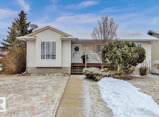 5316 53rd Ave, Mundare, AB T0B 3H0