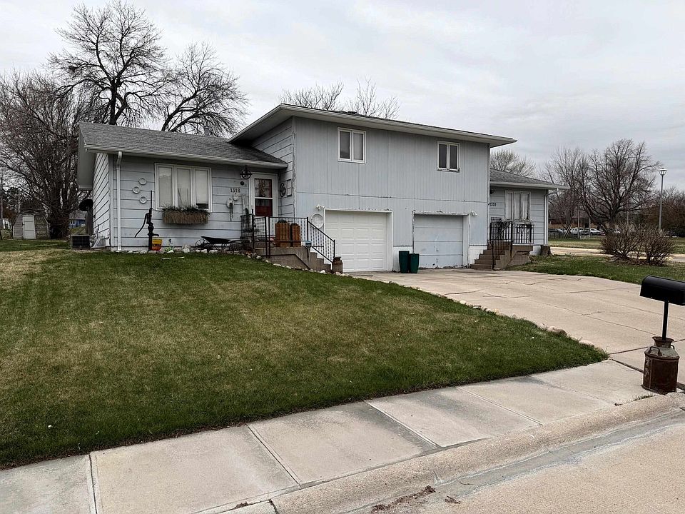 2nd image of 1318-1320 W 40th St