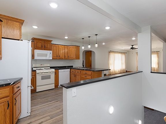 5th image of 101 Buswell St