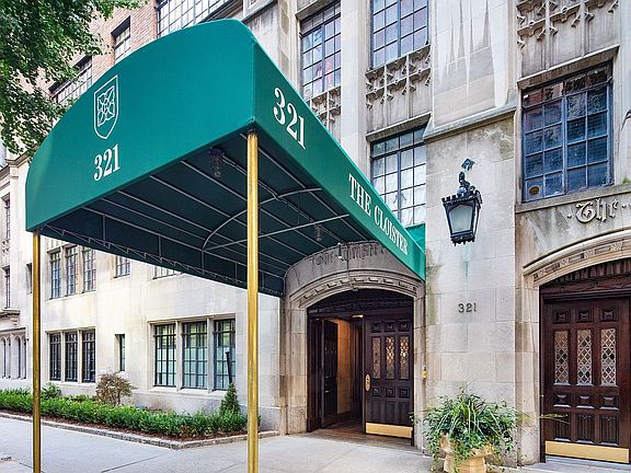 2nd image of 321 E 43rd St APT 805
