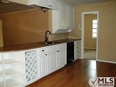 5th image of 905 Circle Ln