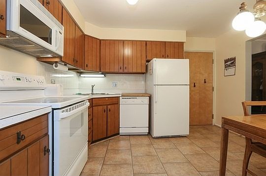 4th image of 300 Claymoor APT 3B