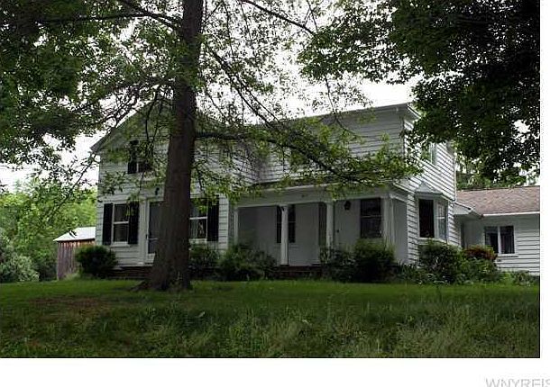 1st image of 303 Canada St