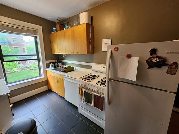 5th image of 2200 Dupont Ave S #1