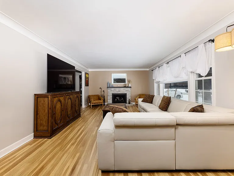 259 Cornell Ave — Photo 6