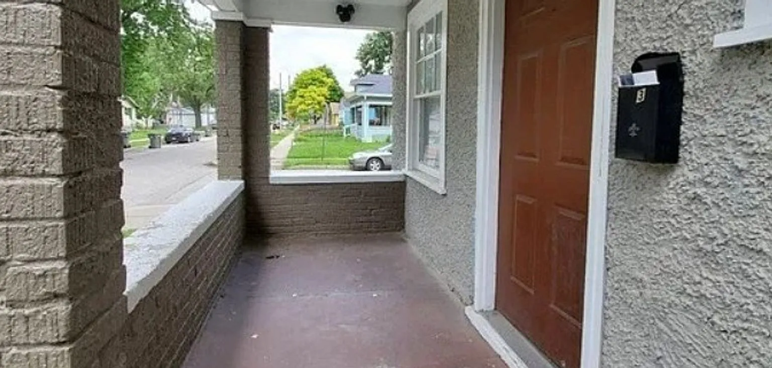 Remodeled 2-bed, 1 Bath in Irvington — Photo 2