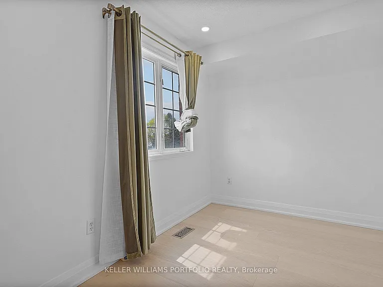 9542 Sheppard Ave E — Photo 22