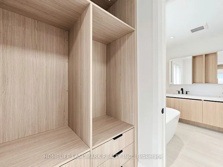 750 Glengrove Ave W #B — Photo 21