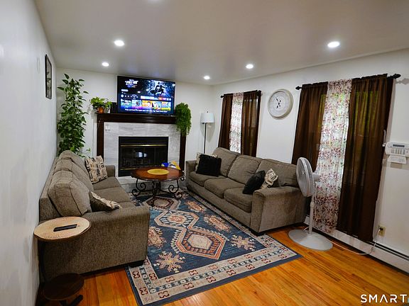 3rd image of 430 Berkeley Rd