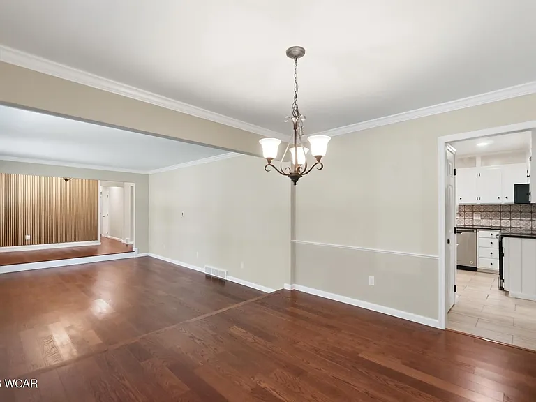 3410 Greens Rd — Photo 4