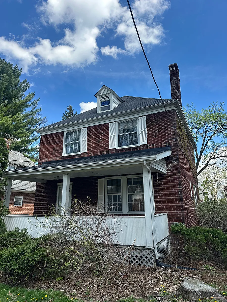 Building Photo - 465 Saint Leger Ave