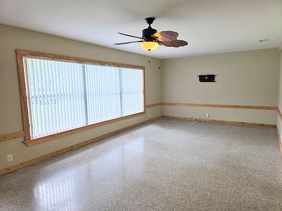 5th image of 338 NE 3rd St