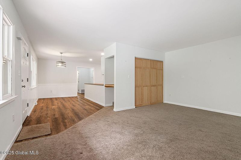 5th image of 213 Paisley Road