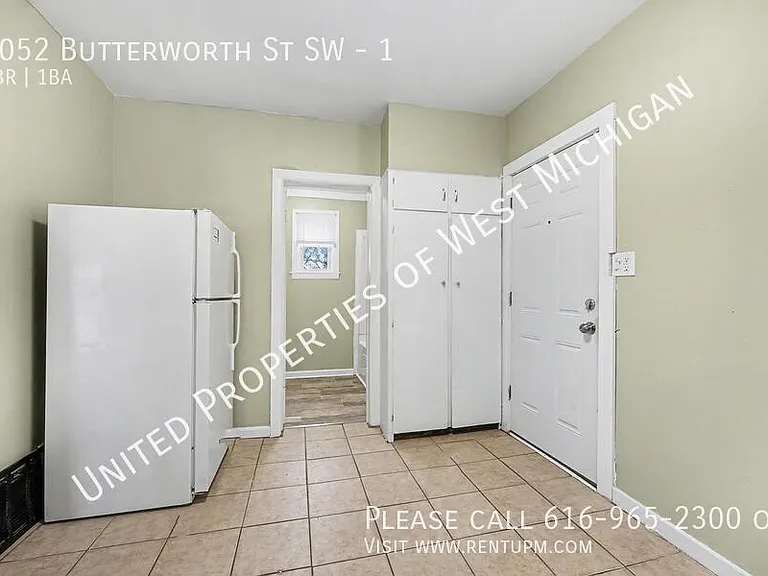 1052 Butterworth St SW #1 — Photo 6