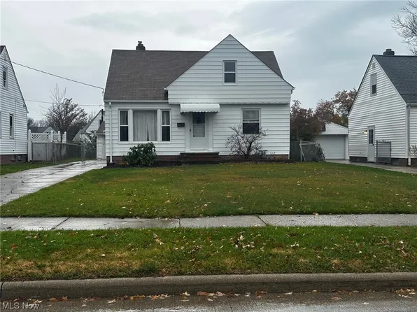 636 E 305th St, Willowick, OH 44095