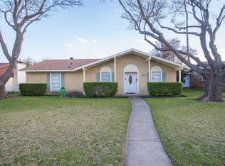 2106 Powderhorn Dr, Garland, TX 75044