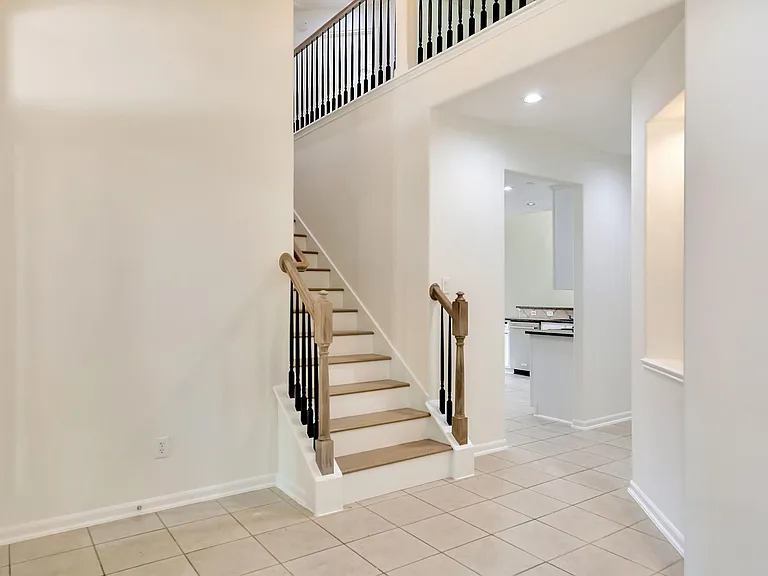 22 N Queenscliff Cir — Photo 16