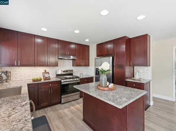 3611 Sun View Ct, Concord, CA 94520