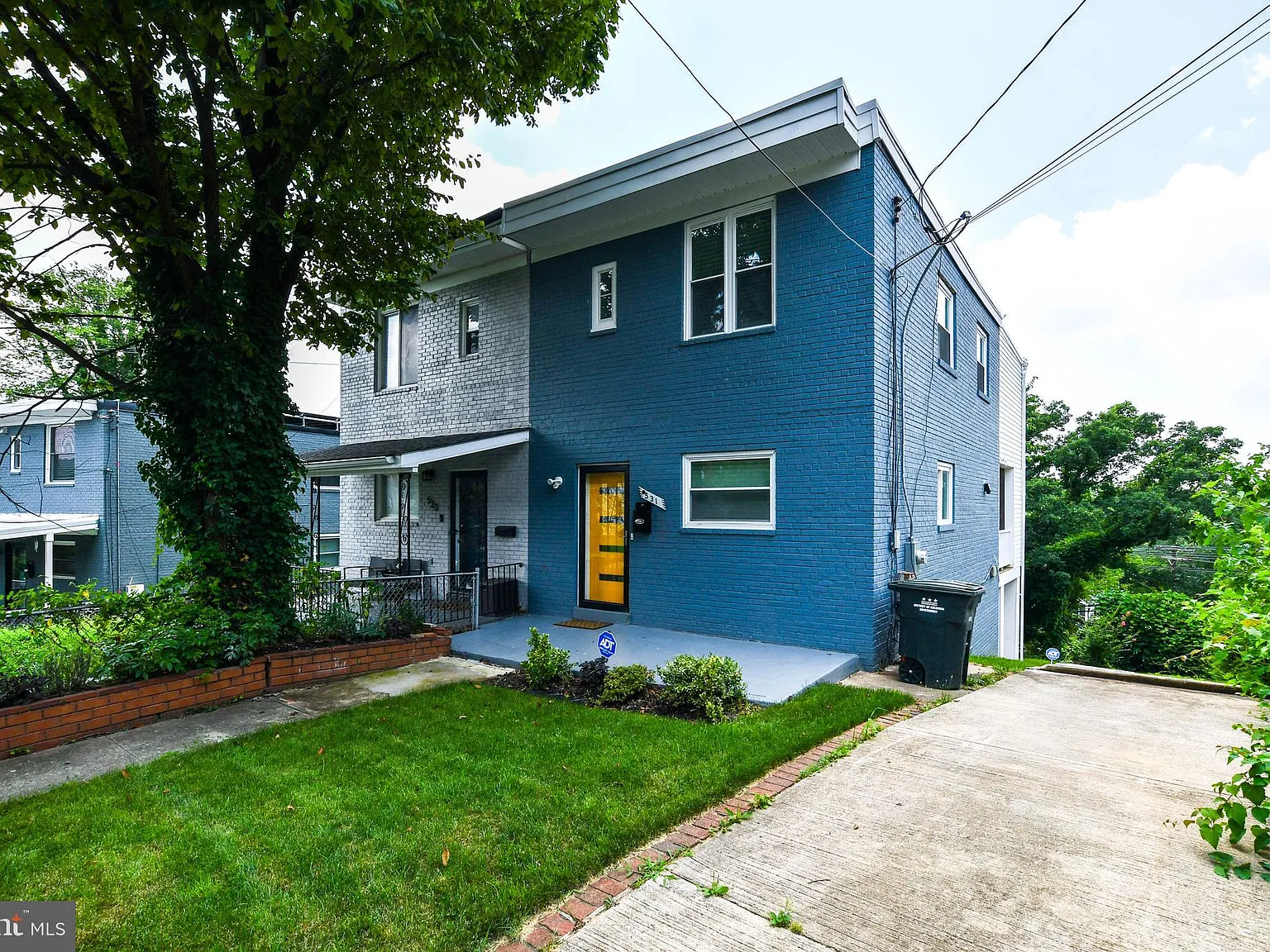 3 bed, 3.5 bath, 1402 sqft, $3,100 — Photo 3